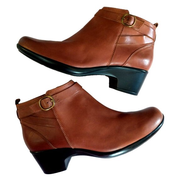 Clarks Womens Brown Leather Ankle Boot Malia Hawthorn Side Zip Bootie - 10M - Picture 1 of 8